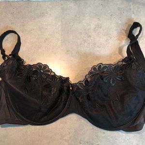 Black floral lace Victoria’s Secret bra